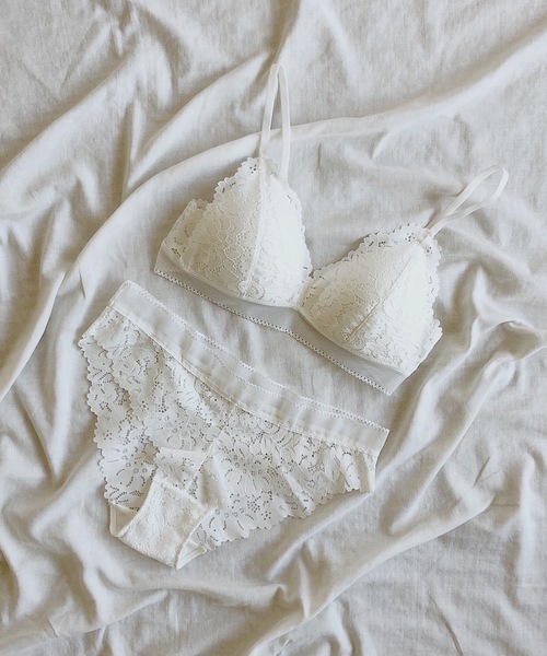 Auntie Rosa Holiday(�A���e�B���[�U�z���f�[)�́yHoliday�z�A���e�B�[�N���[�X�u�����b�gSET(�u��&�V���[�c)