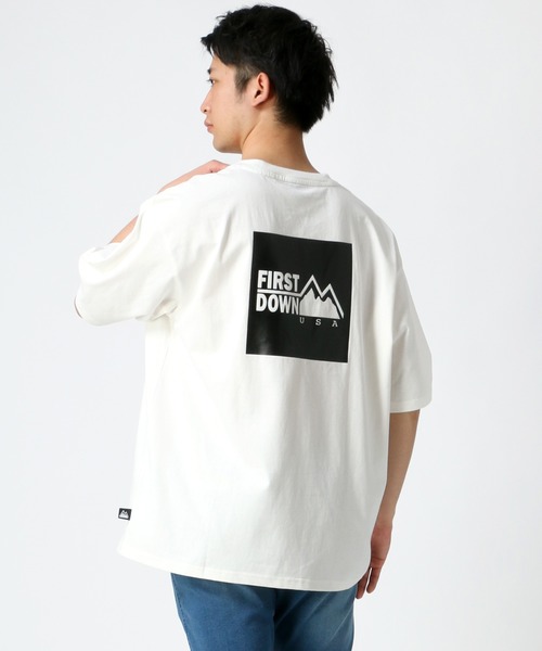 FIRST DOWN(ファーストダウン)の「FIRST DOWN/ファーストダウン ビッグシルエット ワンポイント ロゴ刺繍/バックプリント Tシャツ(Tシャツ/カットソー・メンズ・ブラック/ホワイト/ホワイト系その他2/ホワイト系その他/ブラック系その他・M/L/XL)」の22枚目の写真