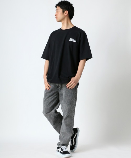 FIRST DOWN(ファーストダウン)の「FIRST DOWN/ファーストダウン ビッグシルエット ワンポイント ロゴ刺繍/バックプリント Tシャツ(Tシャツ/カットソー・メンズ・ブラック/ホワイト/ホワイト系その他2/ホワイト系その他/ブラック系その他・M/L/XL)」の18枚目の写真
