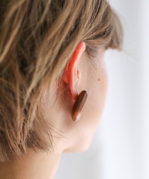 select MOCA（セレクトモカ）の「ウッドストーンピアス（ピアス（両耳用）・レディース・ブラウン/アイボリー/ライトブラウン・FREE）」の11枚目の写真