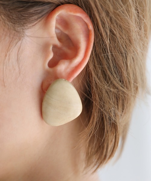 select MOCA（セレクトモカ）の「ウッドストーンピアス（ピアス（両耳用）・レディース・ブラウン/アイボリー/ライトブラウン・FREE）」の19枚目の写真