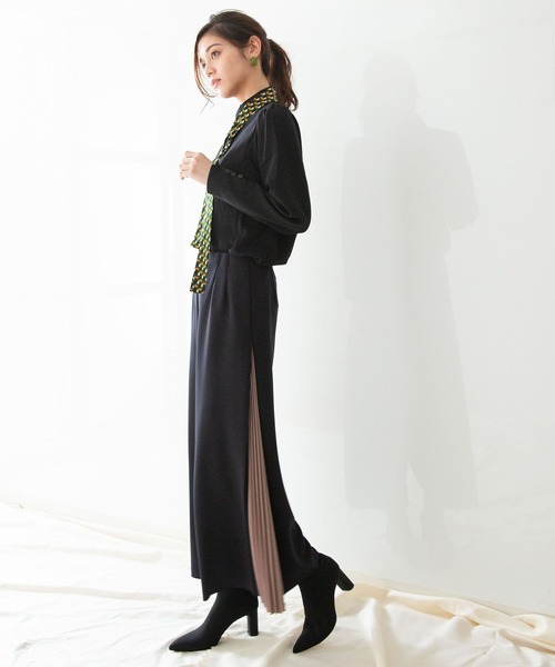 NARACAMICIE(ナラカミーチェ)の「サイドプリーツワイドパンツ(その他パンツ・レディース・ブラック/ブラック系その他/ネイビー/ベージュ・MEDIUM)」の3枚目の写真