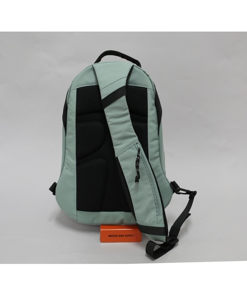 wdl.（ワームデザインラボ）の「Minimal Daily Sling（ボディバッグ/ウエストポーチ・メンズ・ネイビー/ベージュ/ブラック/ライトグレー/ダークネイビー/バーガンディー・FREE）」の14枚目の写真