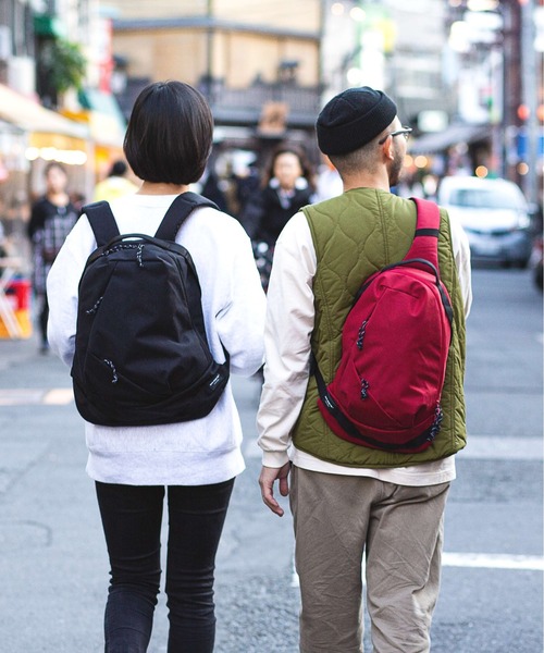 wdl.（ワームデザインラボ）の「Minimal Daily Sling（ボディバッグ/ウエストポーチ・メンズ・ネイビー/ベージュ/ブラック/ライトグレー/ダークネイビー/バーガンディー・FREE）」の8枚目の写真