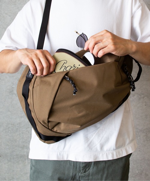 wdl.（ワームデザインラボ）の「Minimal Daily Sling（ボディバッグ/ウエストポーチ・メンズ・ネイビー/ベージュ/ブラック/ライトグレー/ダークネイビー/バーガンディー・FREE）」の10枚目の写真