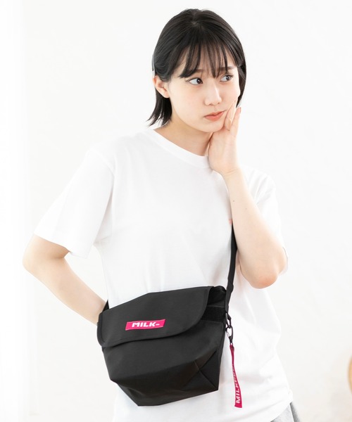 MILKFED.（ミルクフェド）の「MESSENGER BAG MINI 2（メッセンジャーバッグ・レディース・ピンク/ブラック/レッド・ONE SIZE）」の22枚目の写真