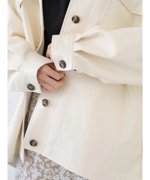 earth music&ecology（アースミュージックアンドエコロジー）の「フェイクレザーCPOシャツジャケット ＊（ミリタリージャケット・レディース・ブラウン/アイボリー/ピンクベージュ・FREE）」の11枚目の写真