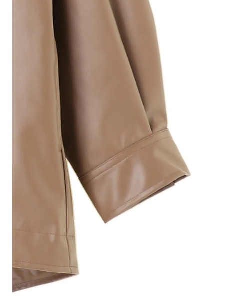 earth music&ecology（アースミュージックアンドエコロジー）の「フェイクレザーCPOシャツジャケット ＊（ミリタリージャケット・レディース・ブラウン/アイボリー/ピンクベージュ・FREE）」の18枚目の写真