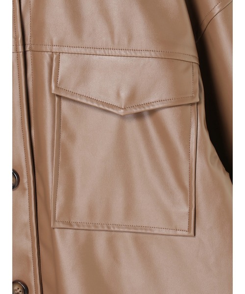 earth music&ecology（アースミュージックアンドエコロジー）の「フェイクレザーCPOシャツジャケット ＊（ミリタリージャケット・レディース・ブラウン/アイボリー/ピンクベージュ・FREE）」の20枚目の写真