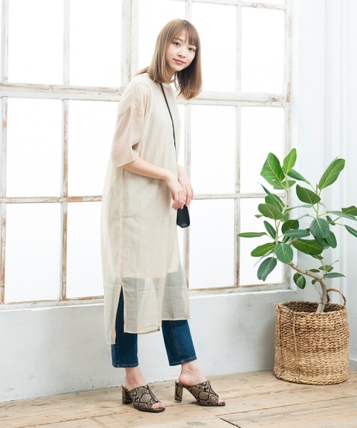menue(メヌエ)の「スクエアトゥセンターシーム7cmヒールミュール(サンダル・レディース・アイボリー/ブラック/ブルー系その他/パイソン・L/M/XS/XXS/LL/S/3L)」の20枚目の写真