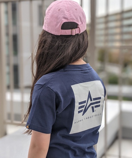 Alpha Industries(アルファインダストリーズ)の「ALPHA/アルファ キッズ フライングAマークバックプリントTEE(Tシャツ/カットソー・キッズ・ホワイト/ネイビー/ベージュ・130/140/150)」の3枚目の写真