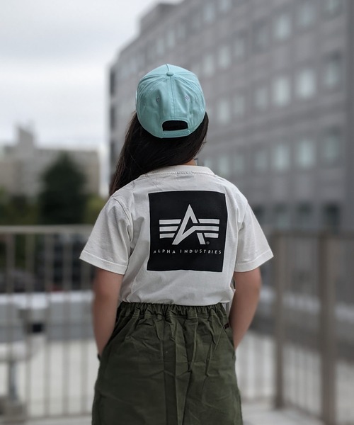 Alpha Industries(アルファインダストリーズ)の「ALPHA/アルファ キッズ フライングAマークバックプリントTEE(Tシャツ/カットソー・キッズ・ホワイト/ネイビー/ベージュ・130/140/150)」の15枚目の写真