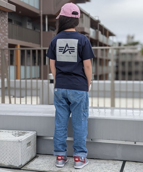 Alpha Industries(アルファインダストリーズ)の「ALPHA/アルファ キッズ フライングAマークバックプリントTEE(Tシャツ/カットソー・キッズ・ホワイト/ネイビー/ベージュ・130/140/150)」の8枚目の写真