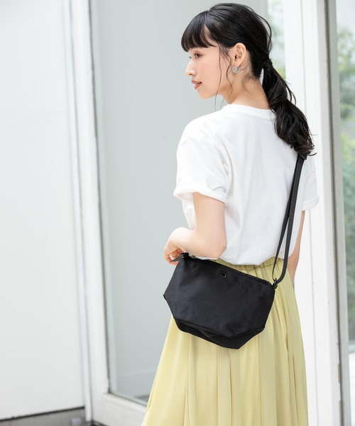 Edit Sheen(エディットシーン)の「ユニセックスシンプルナイロンサコッシュ(ボディバッグ/ウエストポーチ・レディース・ベージュ/ブラック/オレンジ・FREE)」の14枚目の写真