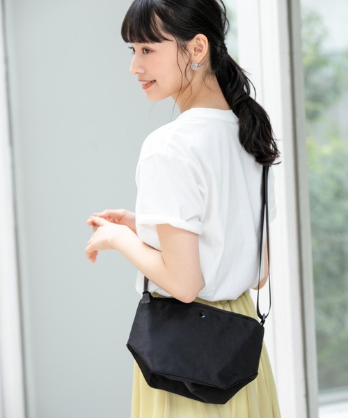 Edit Sheen(エディットシーン)の「ユニセックスシンプルナイロンサコッシュ(ボディバッグ/ウエストポーチ・レディース・ベージュ/ブラック/オレンジ・FREE)」の13枚目の写真