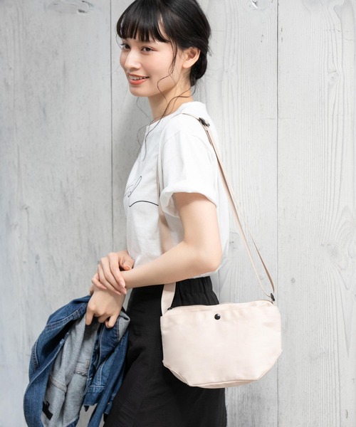 Edit Sheen(エディットシーン)の「ユニセックスシンプルナイロンサコッシュ(ボディバッグ/ウエストポーチ・レディース・ベージュ/ブラック/オレンジ・FREE)」の18枚目の写真