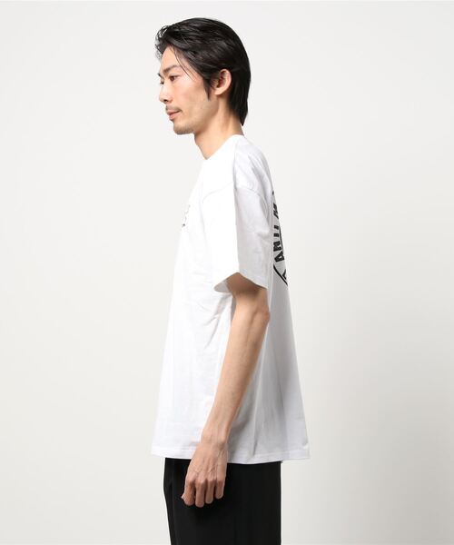 SPINNS（スピンズ）の「【ゆったりシルエット】リーフデザインバックプリント半袖Tシャツ（Tシャツ/カットソー・メンズ・スミクロ/ホワイト/イエロー/ダークグリーン・ONESIZE）」の6枚目の写真