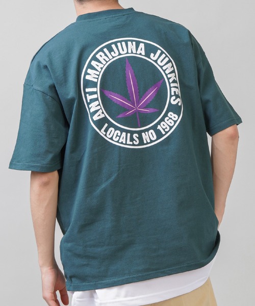 SPINNS（スピンズ）の「【ゆったりシルエット】リーフデザインバックプリント半袖Tシャツ（Tシャツ/カットソー・メンズ・スミクロ/ホワイト/イエロー/ダークグリーン・ONESIZE）」の3枚目の写真