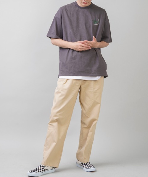 SPINNS（スピンズ）の「【ゆったりシルエット】リーフデザインバックプリント半袖Tシャツ（Tシャツ/カットソー・メンズ・スミクロ/ホワイト/イエロー/ダークグリーン・ONESIZE）」の16枚目の写真