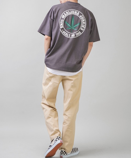 SPINNS（スピンズ）の「【ゆったりシルエット】リーフデザインバックプリント半袖Tシャツ（Tシャツ/カットソー・メンズ・スミクロ/ホワイト/イエロー/ダークグリーン・ONESIZE）」の17枚目の写真