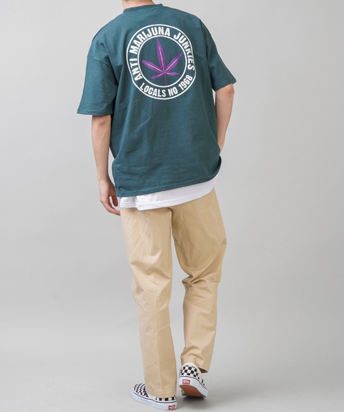 SPINNS（スピンズ）の「【ゆったりシルエット】リーフデザインバックプリント半袖Tシャツ（Tシャツ/カットソー・メンズ・スミクロ/ホワイト/イエロー/ダークグリーン・ONESIZE）」の19枚目の写真