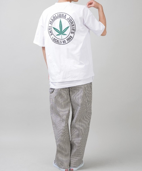 SPINNS（スピンズ）の「【ゆったりシルエット】リーフデザインバックプリント半袖Tシャツ（Tシャツ/カットソー・メンズ・スミクロ/ホワイト/イエロー/ダークグリーン・ONESIZE）」の15枚目の写真