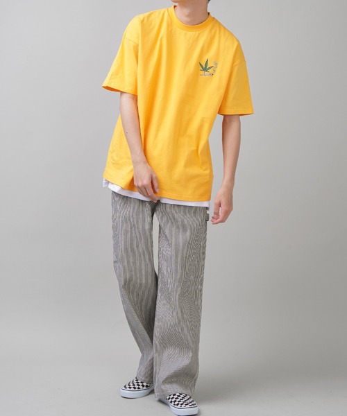 SPINNS（スピンズ）の「【ゆったりシルエット】リーフデザインバックプリント半袖Tシャツ（Tシャツ/カットソー・メンズ・スミクロ/ホワイト/イエロー/ダークグリーン・ONESIZE）」の20枚目の写真