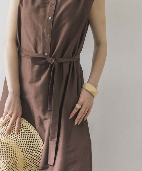 URBAN RESEARCH(アーバンリサーチ)の「コットンシルクギャザーノースリーブワンピース(ワンピース・レディース・ブラウン系その他/パープル系その他/ブラック・FREE)」の15枚目の写真