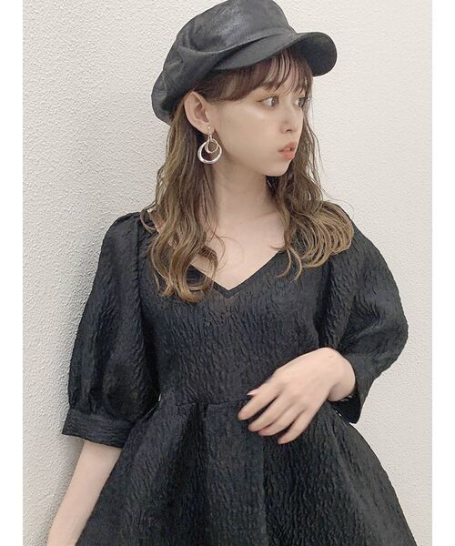 dazzlin（ダズリン）の「プチオープンフレアチュニック（チュニック・レディース・ブラック/オフホワイト・FREE）」の5枚目の写真