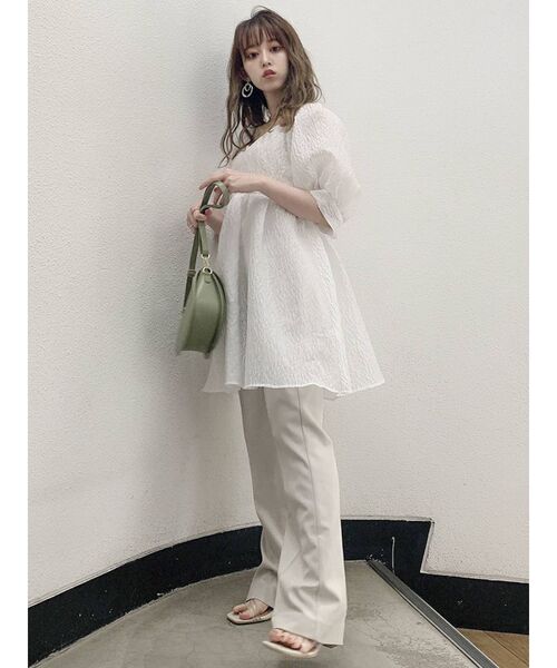 dazzlin（ダズリン）の「プチオープンフレアチュニック（チュニック・レディース・ブラック/オフホワイト・FREE）」の17枚目の写真