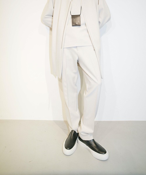 ATTACHMENT(アタッチメント)の「COW LEATHER SLIP-ON SNEAKERS(スニーカー・メンズ・ブラック系その他/ブラック/ブラウン・43/41/42)」の4枚目の写真