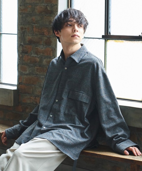 Alpinus（アルピナス）の「Alpinus - lose silhouette regular color shirt /ルーズシルエットレギュラーカラーシャツ（シャツ/ブラウス・メンズ・チャコールグレー/ネイビー/ブラウン・SMALL/MEDIUM）」の2枚目の写真