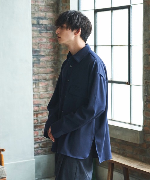 Alpinus（アルピナス）の「Alpinus - lose silhouette regular color shirt /ルーズシルエットレギュラーカラーシャツ（シャツ/ブラウス・メンズ・チャコールグレー/ネイビー/ブラウン・SMALL/MEDIUM）」の13枚目の写真