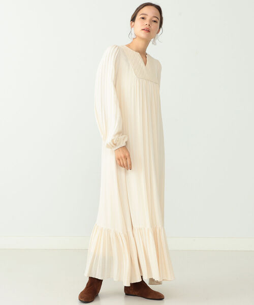 CAROLINA GLASER（カロリナ グレイサー）の「CAROLINA GLASER / 胸元