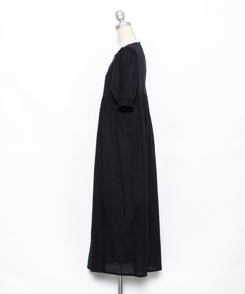 AS KNOW AS PINKY(アズノゥアズピンキー)の「バック見せ大胆ギャザワンピース(ワンピース・レディース・ホワイト/ブラック/ベージュ・FREE)」の12枚目の写真