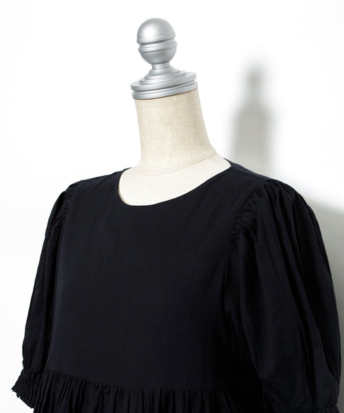 AS KNOW AS PINKY(アズノゥアズピンキー)の「バック見せ大胆ギャザワンピース(ワンピース・レディース・ホワイト/ブラック/ベージュ・FREE)」の8枚目の写真