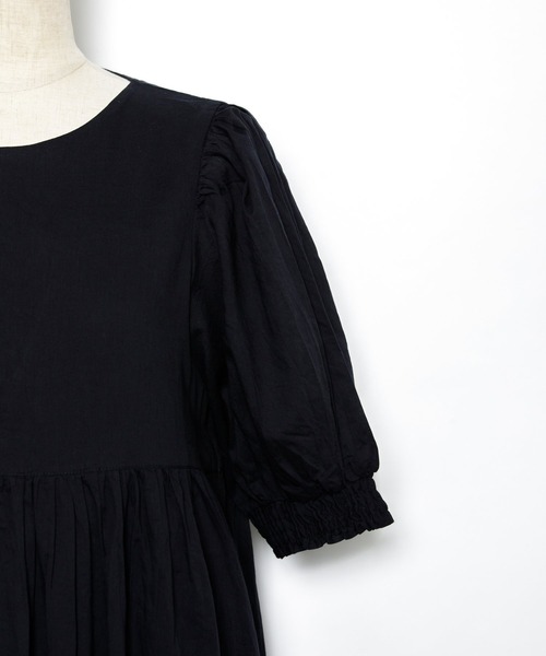 AS KNOW AS PINKY(アズノゥアズピンキー)の「バック見せ大胆ギャザワンピース(ワンピース・レディース・ホワイト/ブラック/ベージュ・FREE)」の11枚目の写真