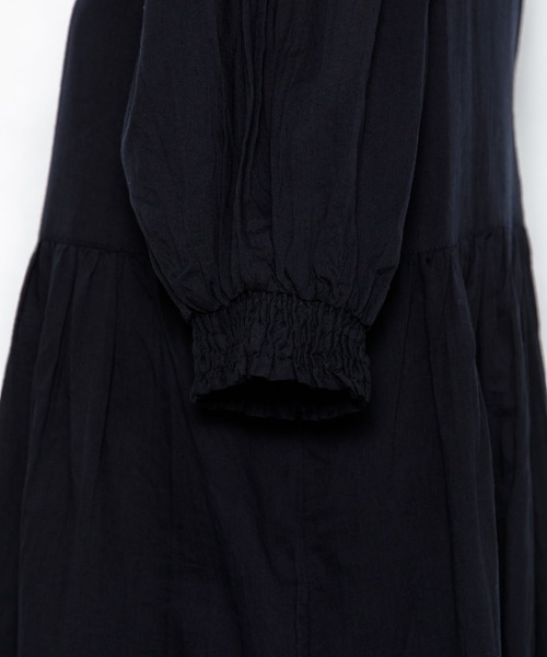 AS KNOW AS PINKY(アズノゥアズピンキー)の「バック見せ大胆ギャザワンピース(ワンピース・レディース・ホワイト/ブラック/ベージュ・FREE)」の14枚目の写真