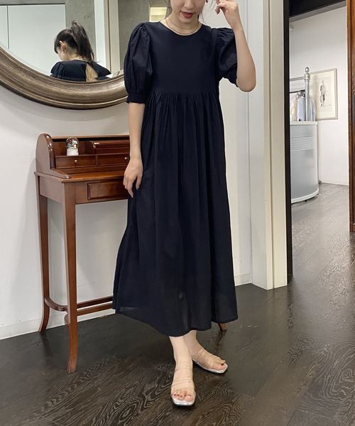 AS KNOW AS PINKY(アズノゥアズピンキー)の「バック見せ大胆ギャザワンピース(ワンピース・レディース・ホワイト/ブラック/ベージュ・FREE)」の19枚目の写真