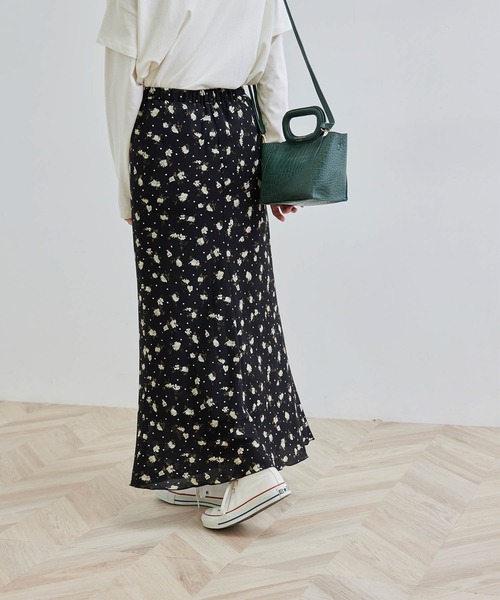 ROPE' PICNIC（ロペピクニック）の「【リンクコーデ】花ドット柄マーメイドマキシスカート（スカート・レディース・ブラック/グレー/ベージュ・36/38）」の17枚目の写真