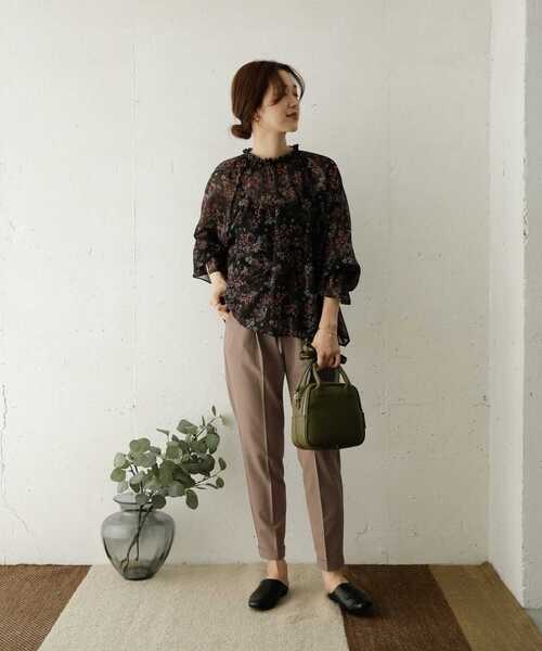 URBAN RESEARCH DOORS（アーバンリサーチドアーズ）の「ストレッチテーパードイージーパンツ（その他パンツ・レディース・モカ/ブラック・38/34/36）」の13枚目の写真