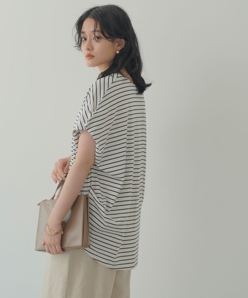 AMERICAN HOLIC(アメリカンホリック)の「ボーダーVネックサイドタックカットプルオーバー(Tシャツ/カットソー・レディース・ブラウン/ホワイト系その他4/ブラック系その他4・M/L)」の2枚目の写真