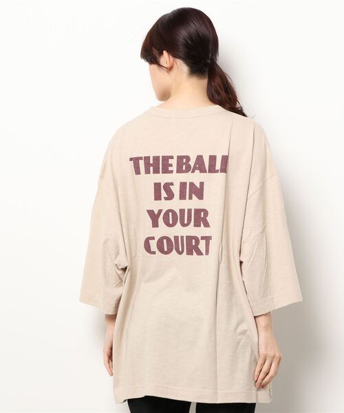 Samansa Mos2(サマンサ モスモス)の「ロゴプリントポンチョTシャツ(Tシャツ/カットソー・レディース・ベージュ/パープル/イエロー/チャコール・フリ-)」の5枚目の写真