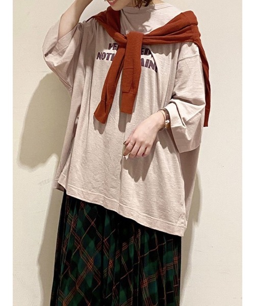 Samansa Mos2(サマンサ モスモス)の「ロゴプリントポンチョTシャツ(Tシャツ/カットソー・レディース・ベージュ/パープル/イエロー/チャコール・フリ-)」の3枚目の写真