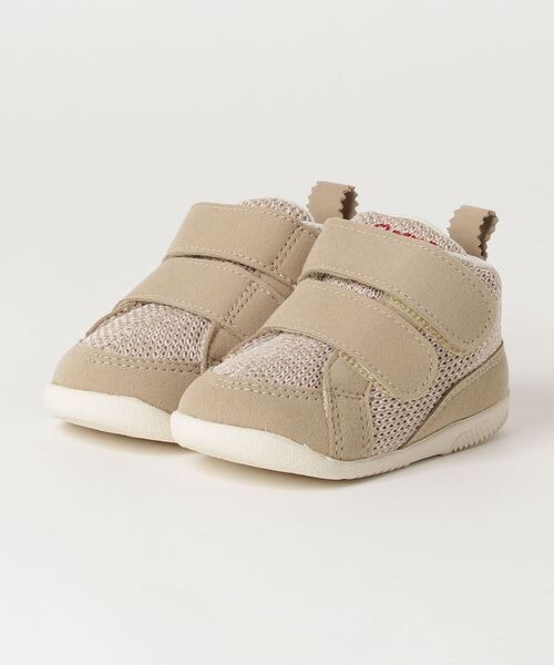ASICS(アシックス)の「asics アシックス 12-135 ファブレファースト MC ファブレファースト MC 1144A189 201 BEIGE(スニーカー・キッズ・ベージュ・13.5/12/13/12.5)」の1枚目の写真