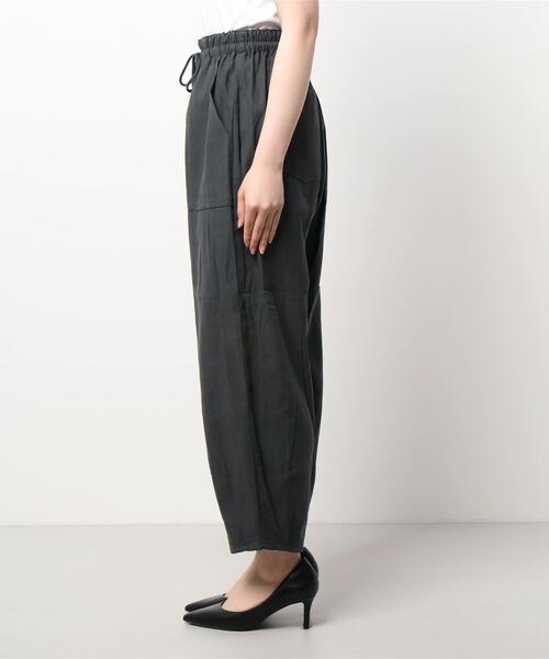 Samansa Mos2 blue（サマンサモスモスブルー）の「コクーンベイカーパンツ（その他パンツ・レディース・ダークブラウン/チャコール/カーキ・ﾌﾘ-）」の4枚目の写真