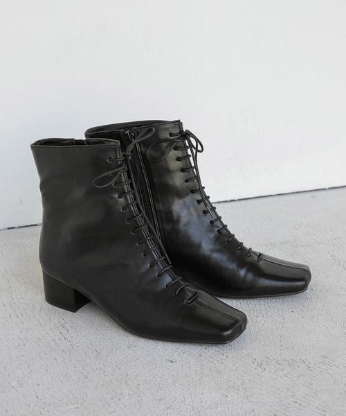 LEPSIM(レプシィム)の「大人レースアップブーツ 236248(ブーツ・レディース・ブラック/ライトベージュ・LARGE/MEDIUM)」の2枚目の写真