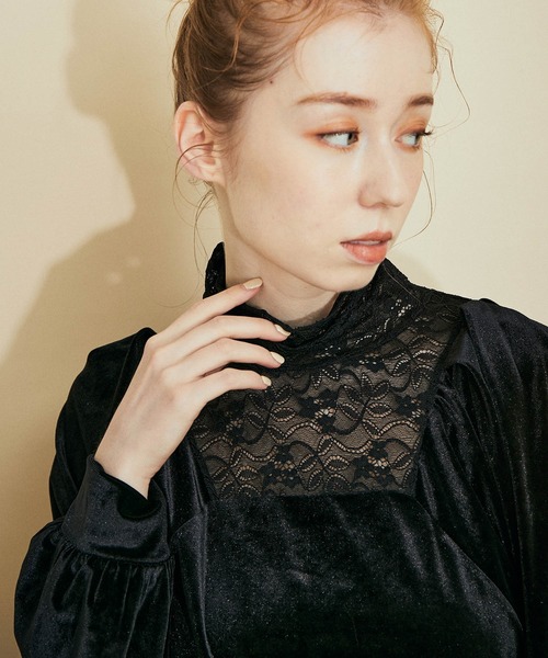 MADEMOISELLE ROPE'(マドモアゼル ロペ)の「フロントレースベロアトップス(Tシャツ/カットソー・レディース・ブラック/オフホワイト・38)」の7枚目の写真