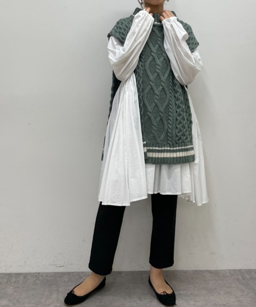 BONbazaar(ボンバザール)の「★OT★【ZOZO限定】ライン入りケーブル編みスリットベスト(ベスト・レディース・ホワイト系その他/グレー・FREE)」の19枚目の写真