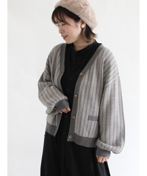 ehka sopo（エヘカソポ）の「単色柄Vネックカーディガン（カーディガン/ボレロ・レディース・グレー/ブラウン/ブラック・ﾌﾘ-）」の2枚目の写真